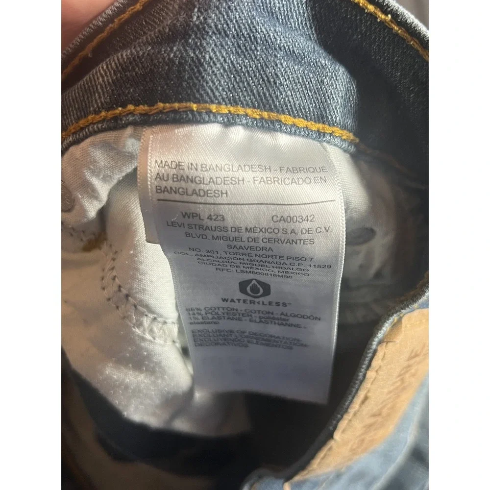 Signature by Levi Strauss  Co. these signature